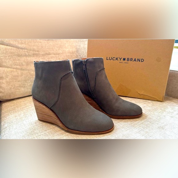 Lucky Booties NWT - Picture 2 of 5